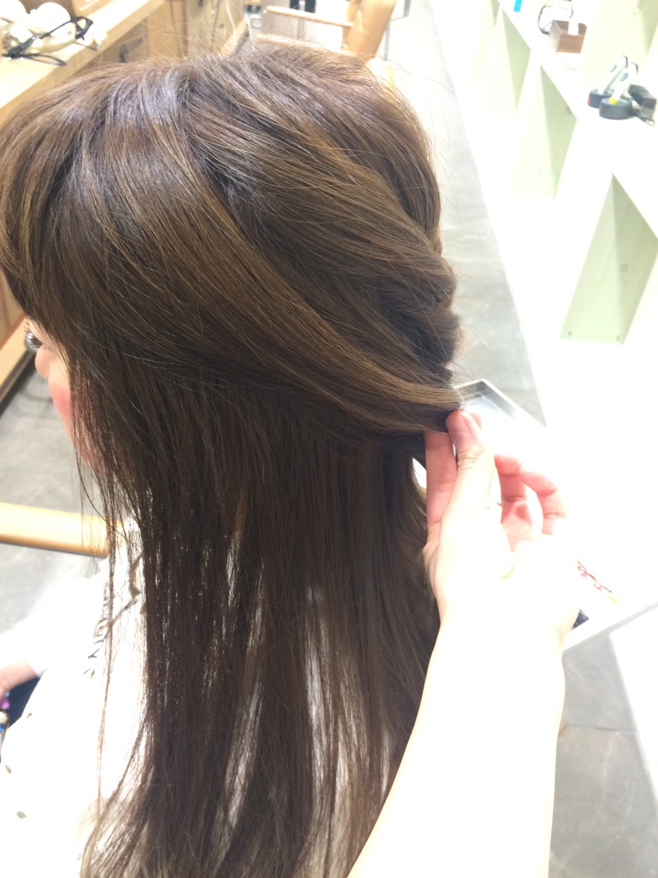 ヘアアレンジねじりサイド画像