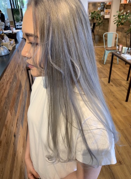 ホワイトグレーカラー 名古屋の美容室 Buddy Hair バディヘア ホワイトグレーカラー 名古屋の美容室 Buddy Hair バディヘア